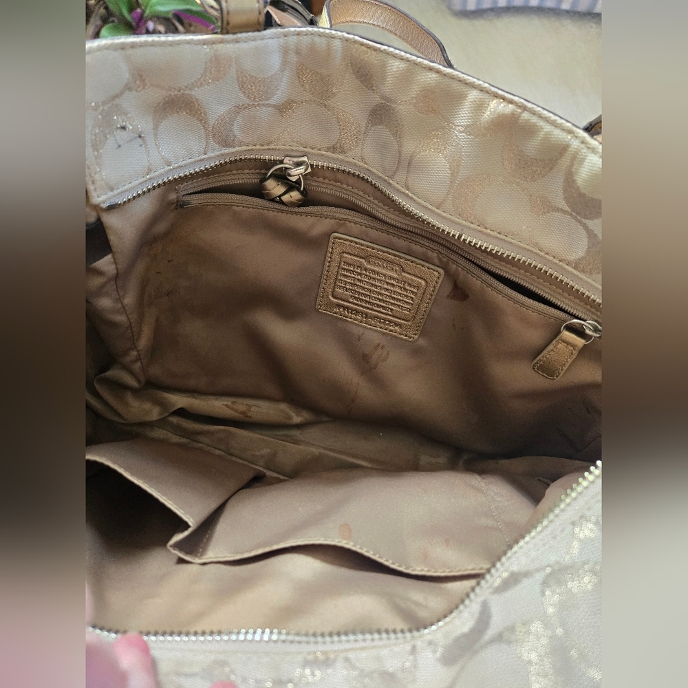 Coach Signature Canvas Shoulder Bag in Champagne - Picture 4 of 14
